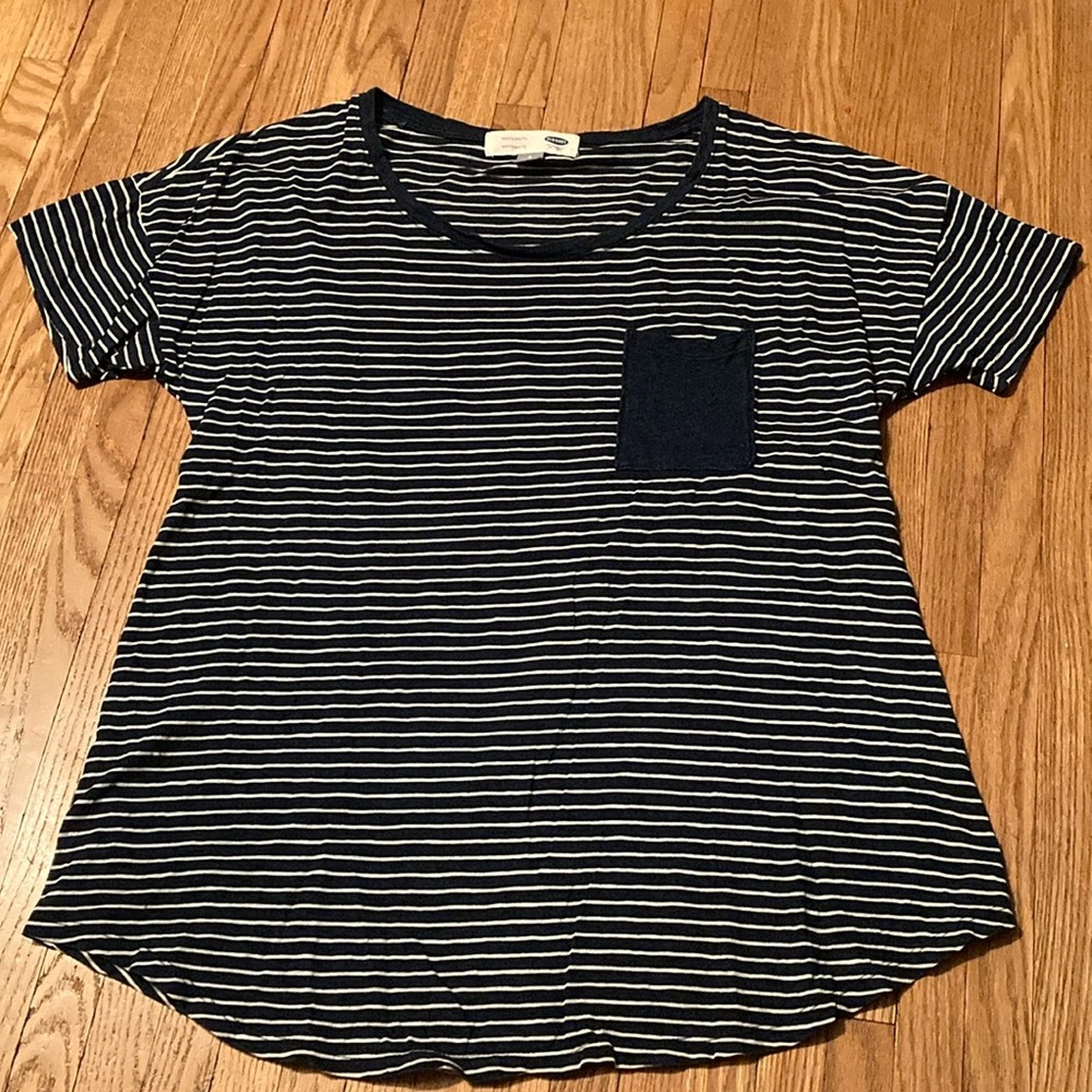 Old Navy blue and white stripe maternity tee with pocket.